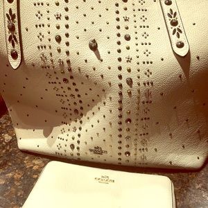 Coach purse and wallet